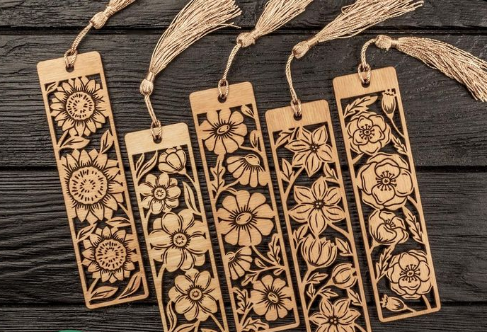 Floral Elegance-Engraved Wooden Bookmark
